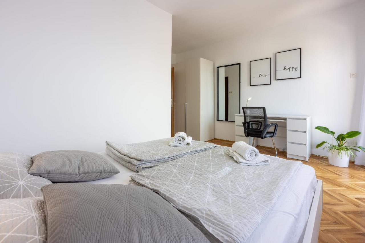 Apartment Arya Crikvenica Exterior photo
